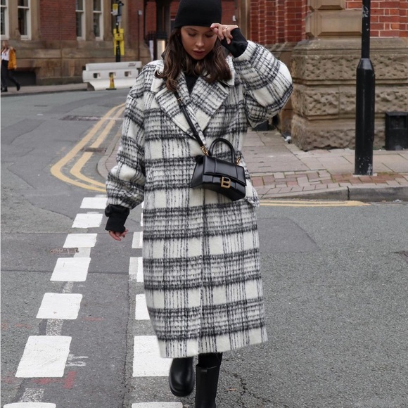 Zara Black & White Coat - Picture 2 of 4